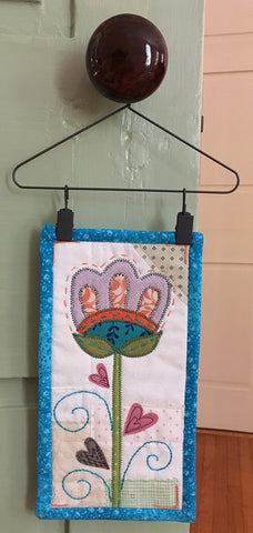 Mini-Quilt Hanger – Jacquelynne Steves